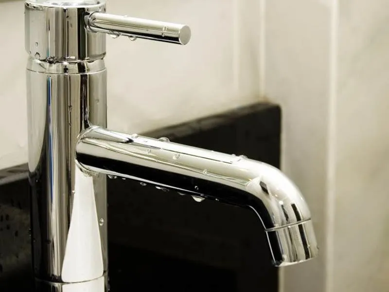 Slide of E&M Plumbing