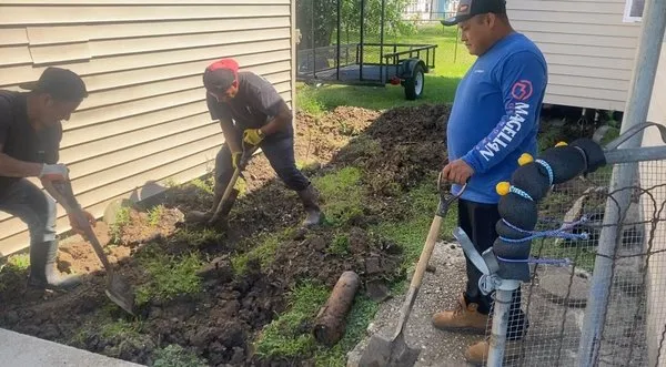 Emergency Draining And Plumbing Service Logo