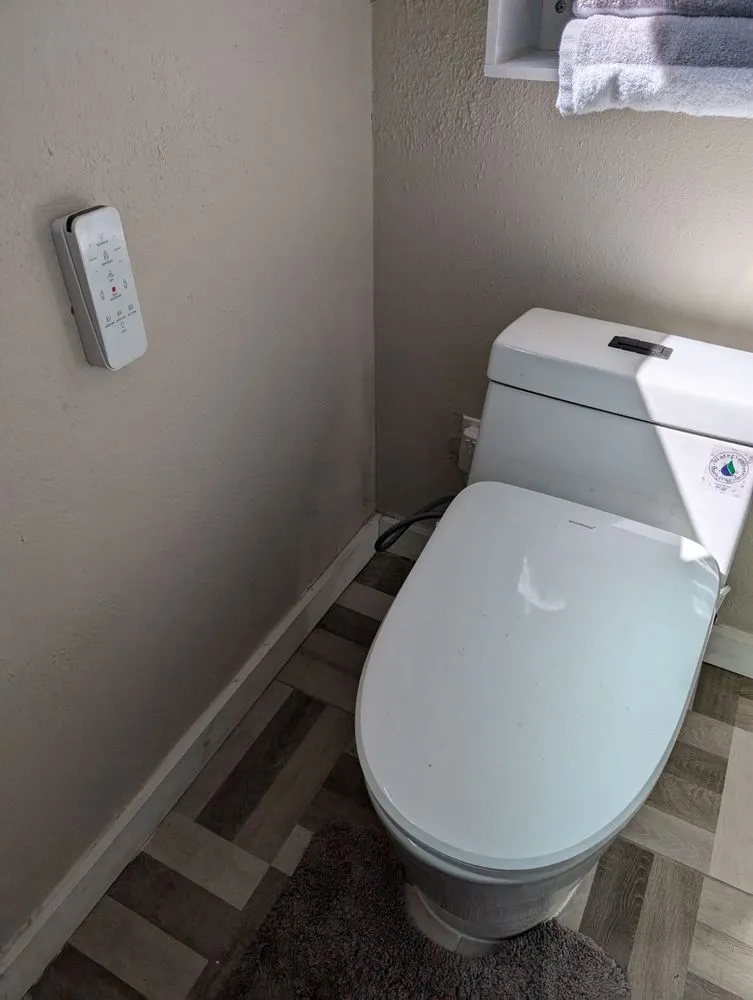 Slide of Emergency Plumber