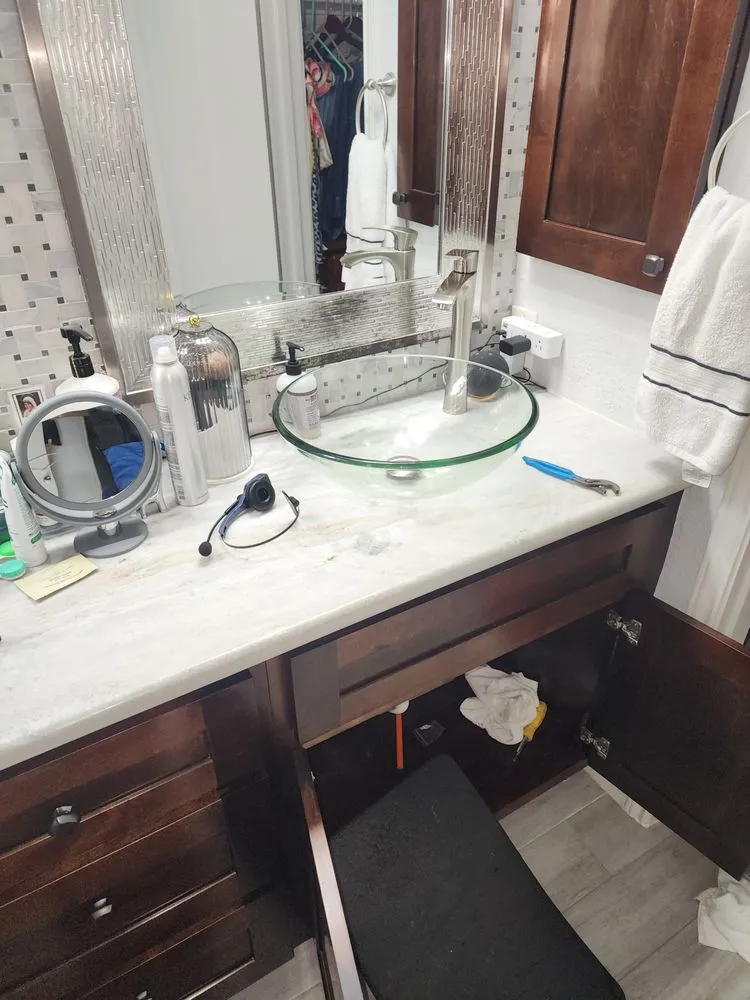 Slide of Emergency Plumber