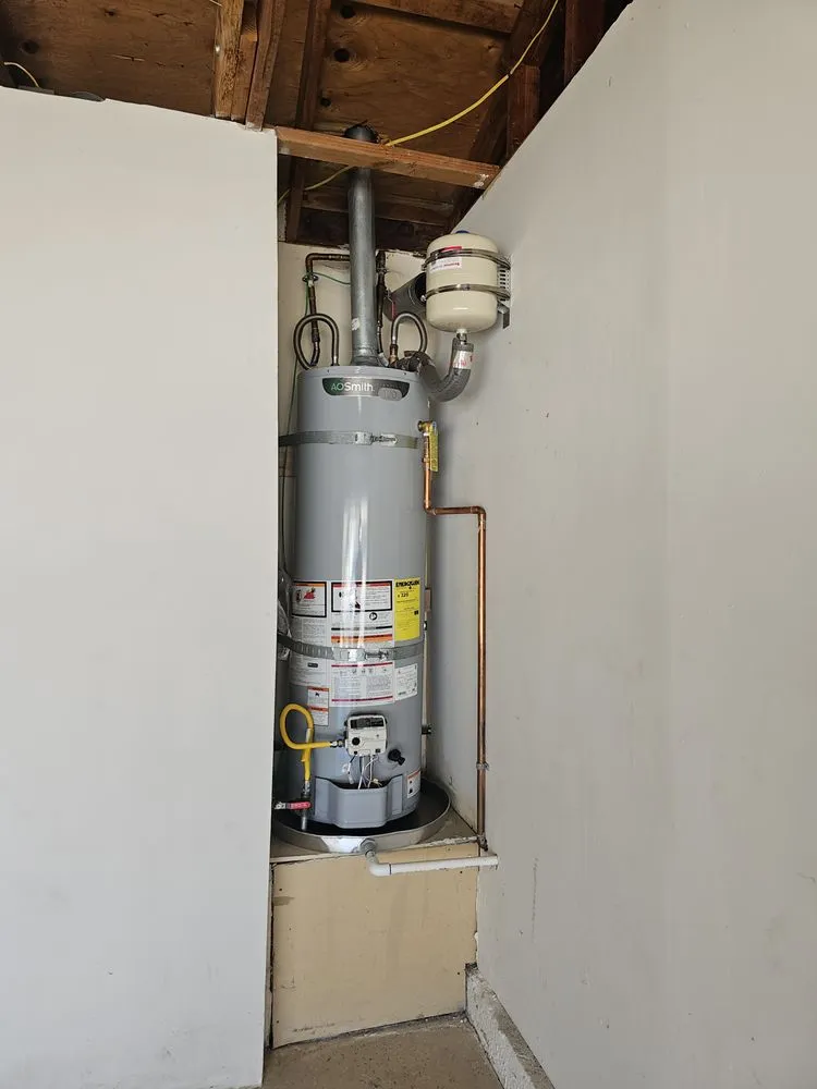 Professional water heater service experts serving San Fernando Valley, CA - Emergency Services Plumbing