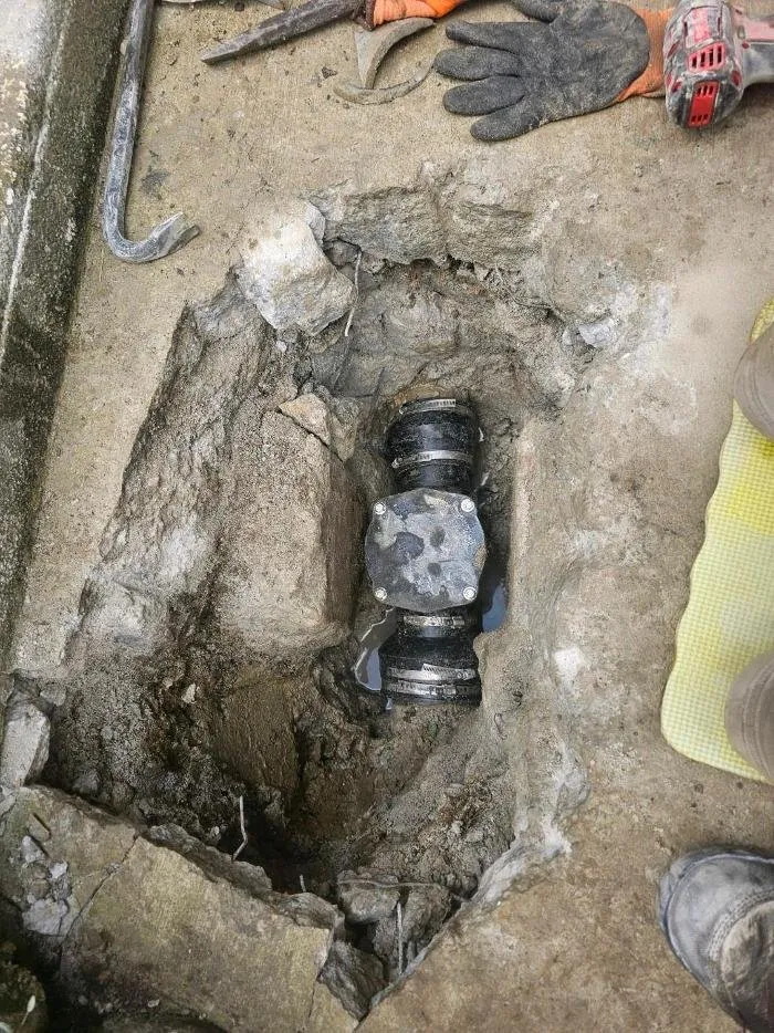 Slide of Emergency Sewer & Drain Service