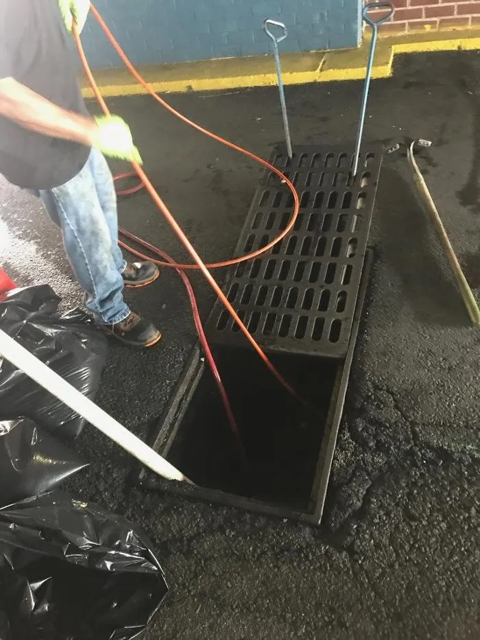 Slide of Emergency Sewer & Drain Service