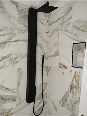 Emmanuel construction Logo