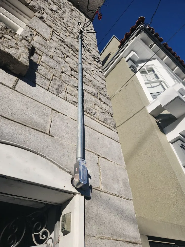 Slide of Enzo Total Construction