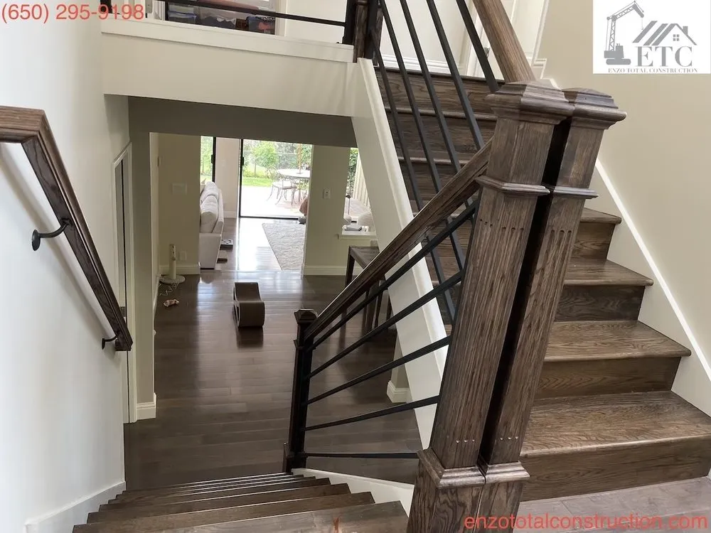 Slide of Enzo Total Construction