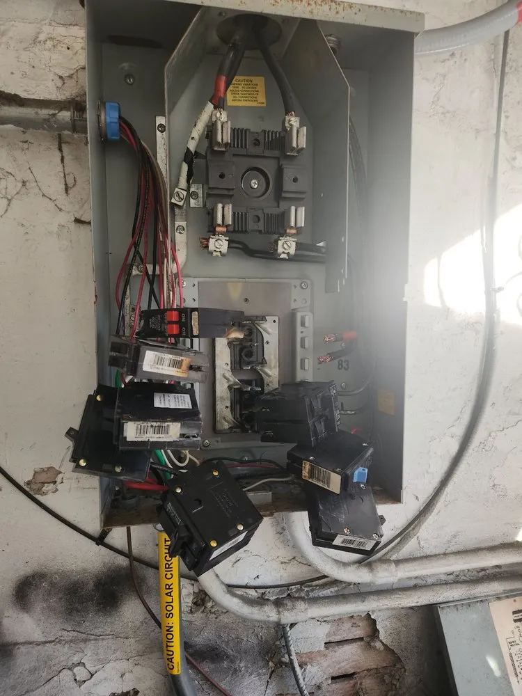 Slide of Enzo Total Construction