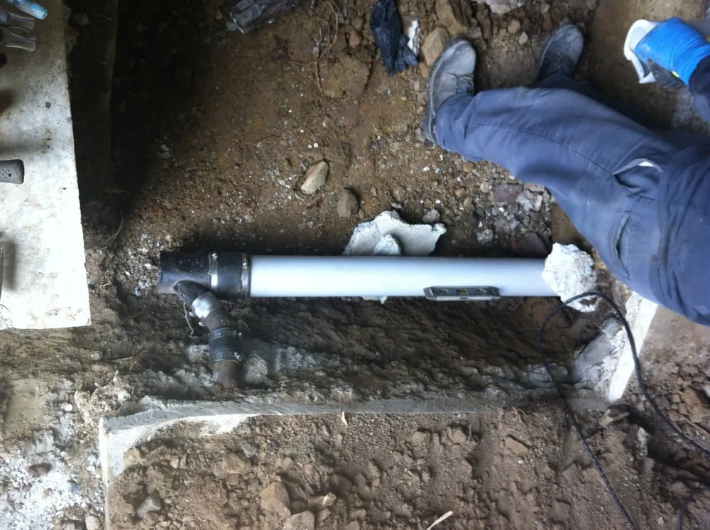 Slide of ER Plumbing & Construction