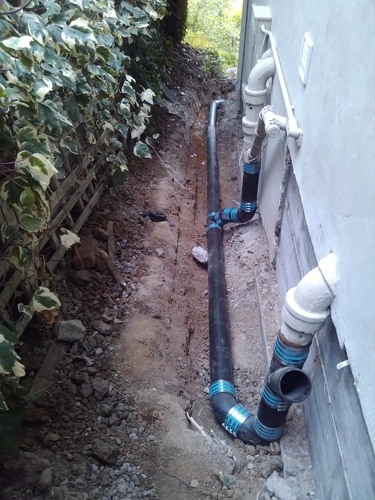 Slide of ER Plumbing & Construction