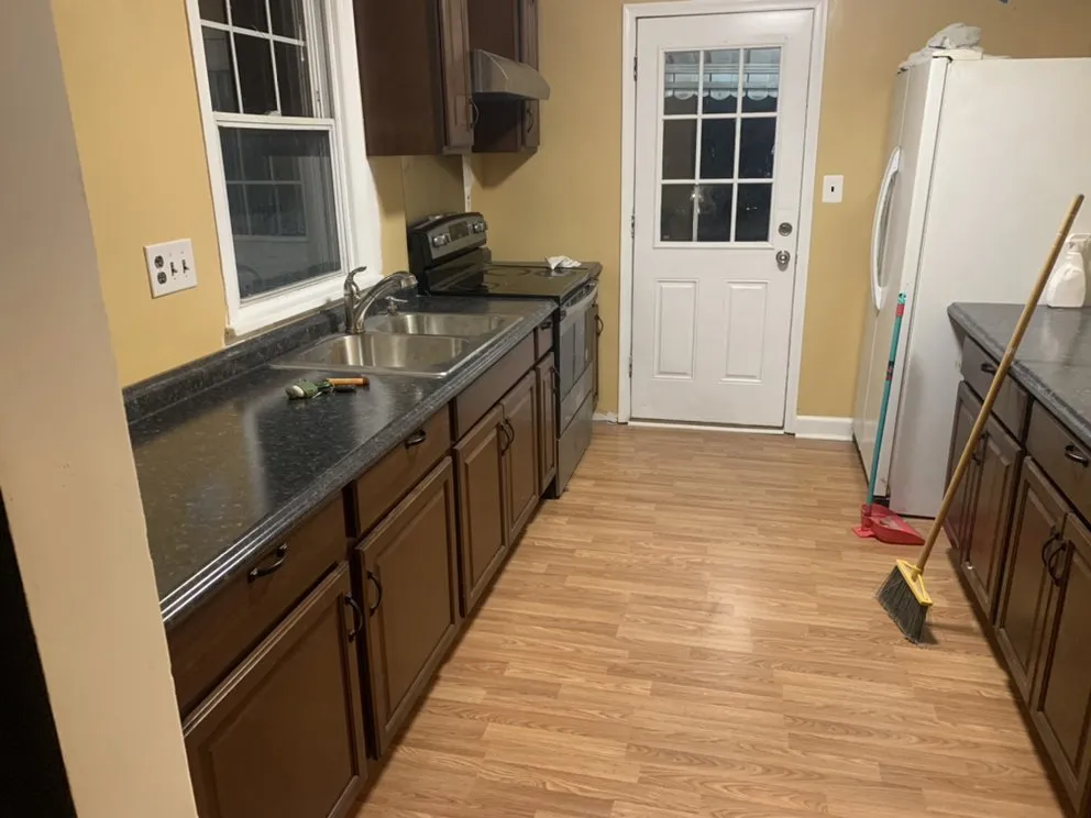 Slide of E&R pLUMBING