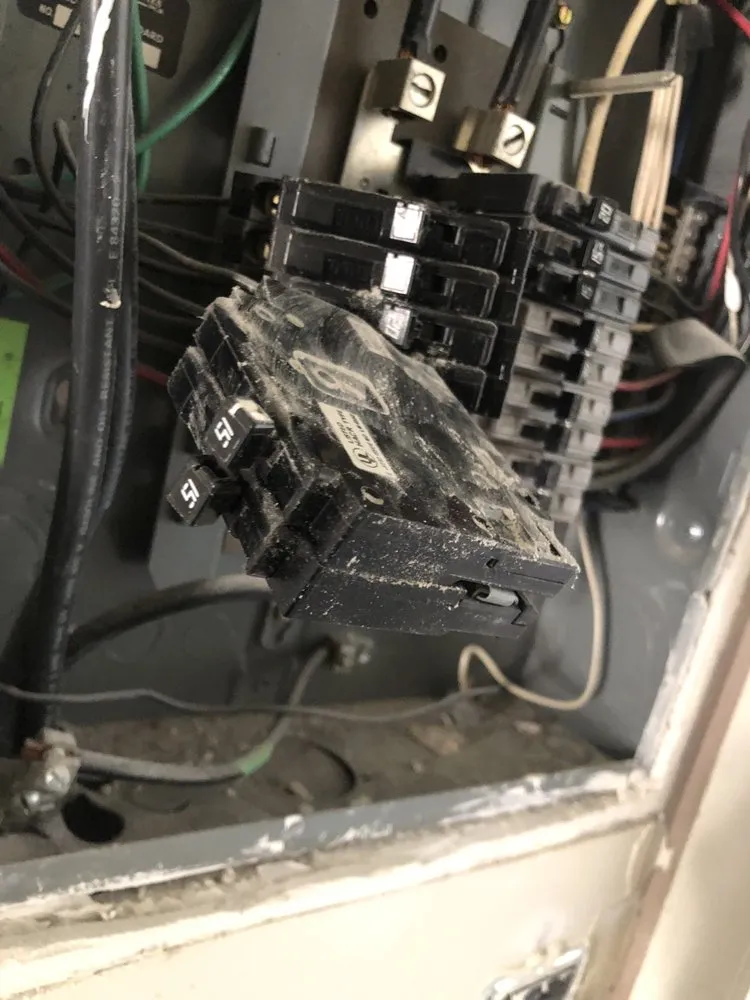 Slide of E&r Reasonable Prices Electrical & Plumbing & Heating