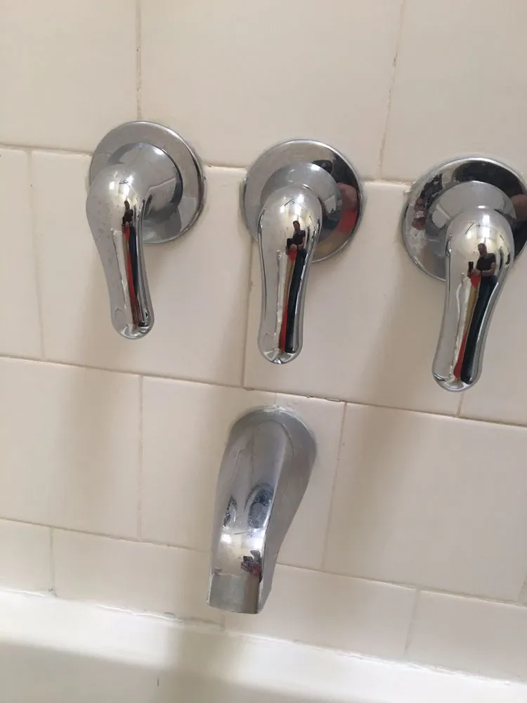 Slide of E&S Contracting