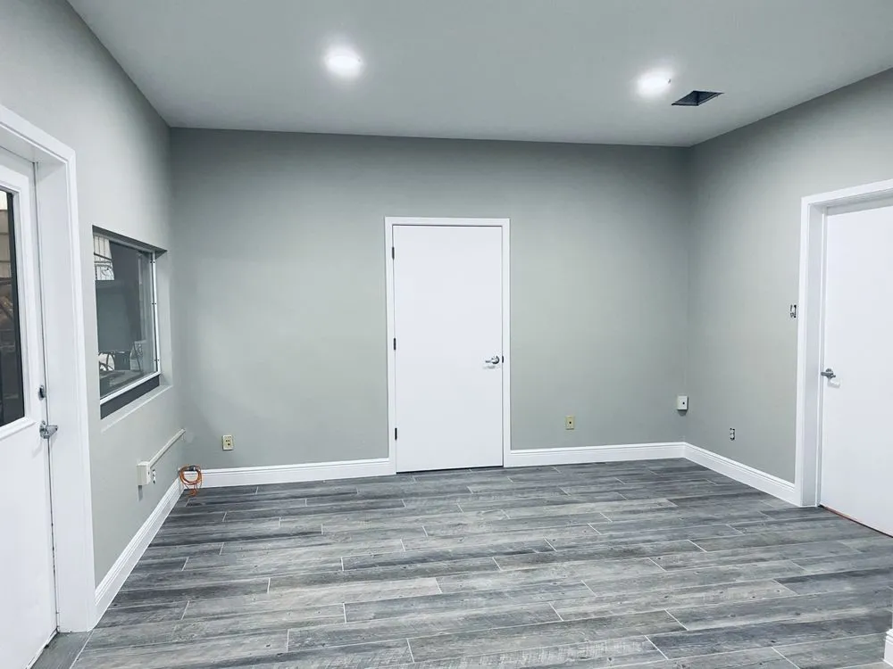 Slide of Esquives Construction & Remodeling