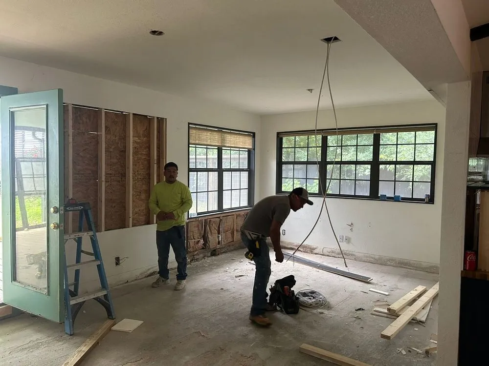 Slide of Esquives Construction & Remodeling