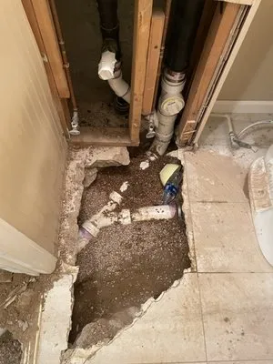 ESR Underground Plumbing Logo