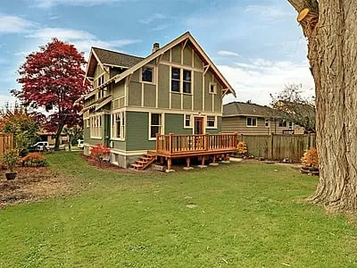 Slide of Estafette Services