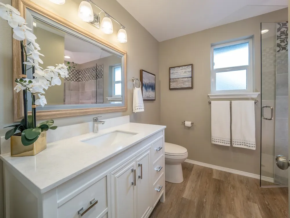 Slide of Estafette Services