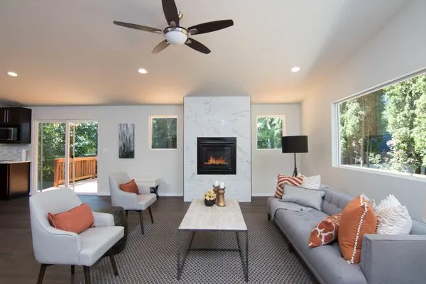 Estafette Services Logo