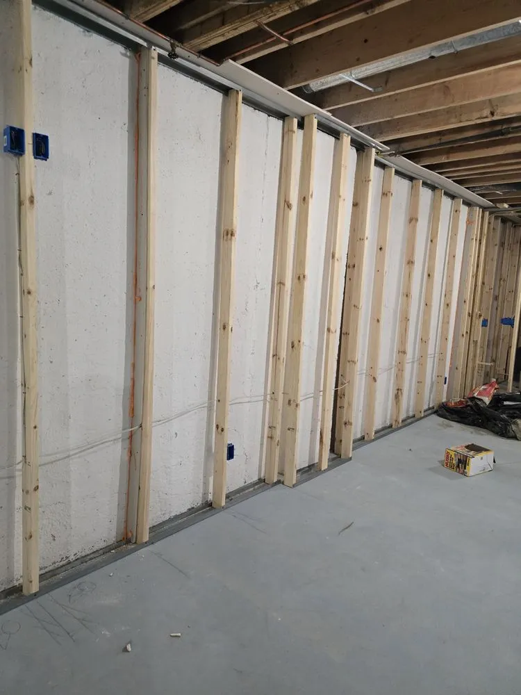 Slide of Estrada Construction