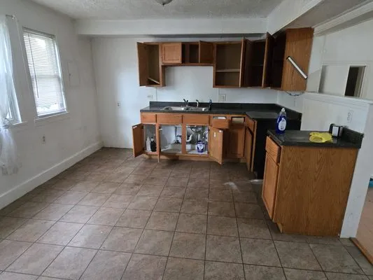 Estrada Construction Logo