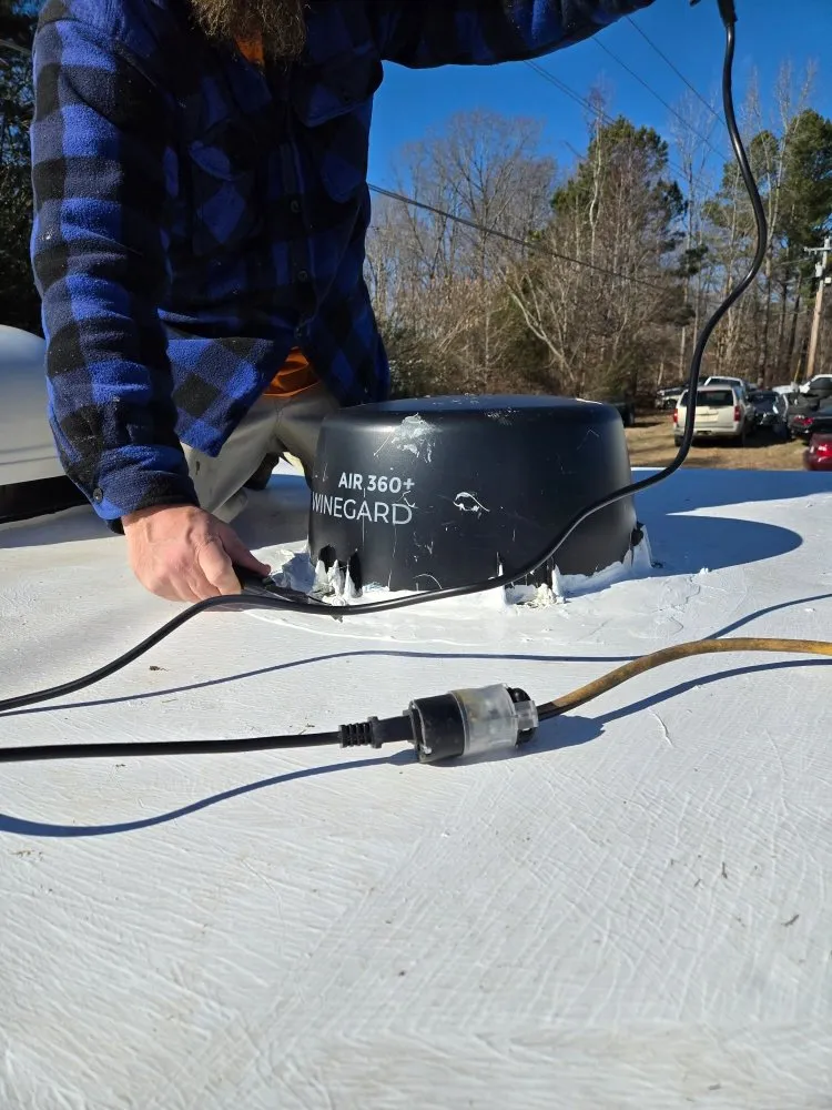 Slide of ET'S Camping & RV