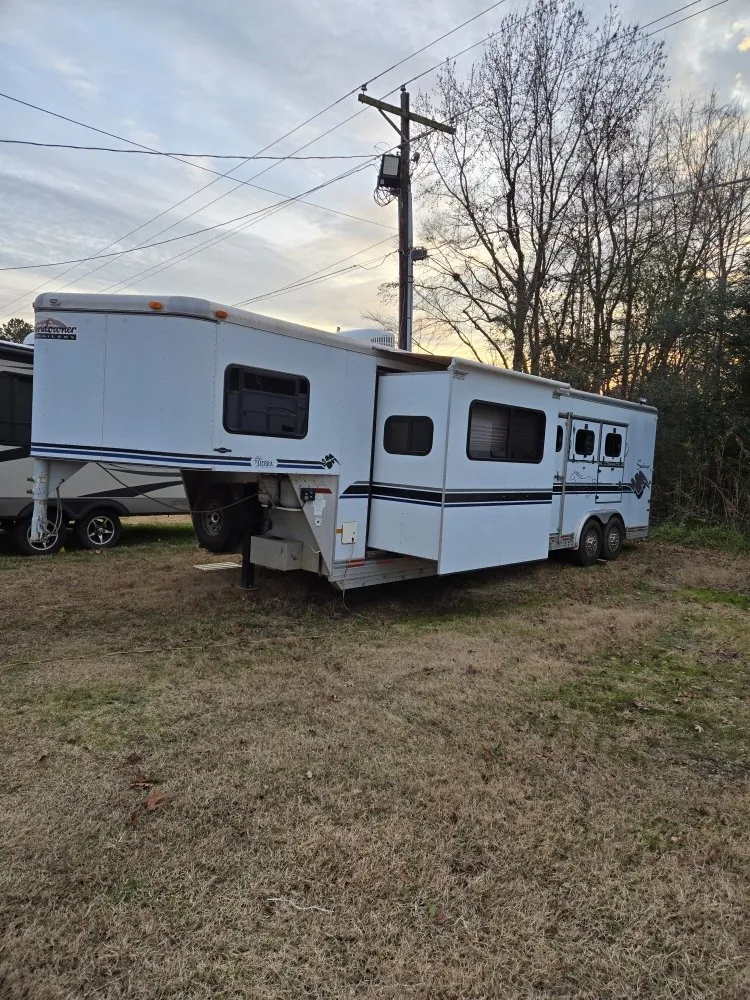 Slide of ET'S Camping & RV