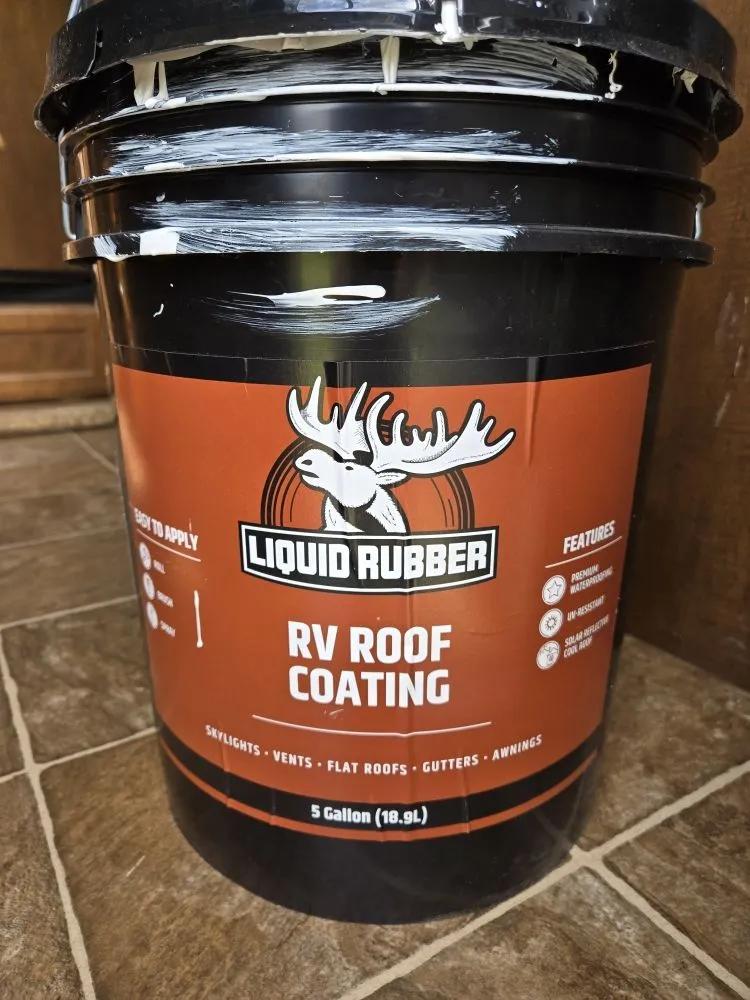 Slide of ET'S Camping & RV