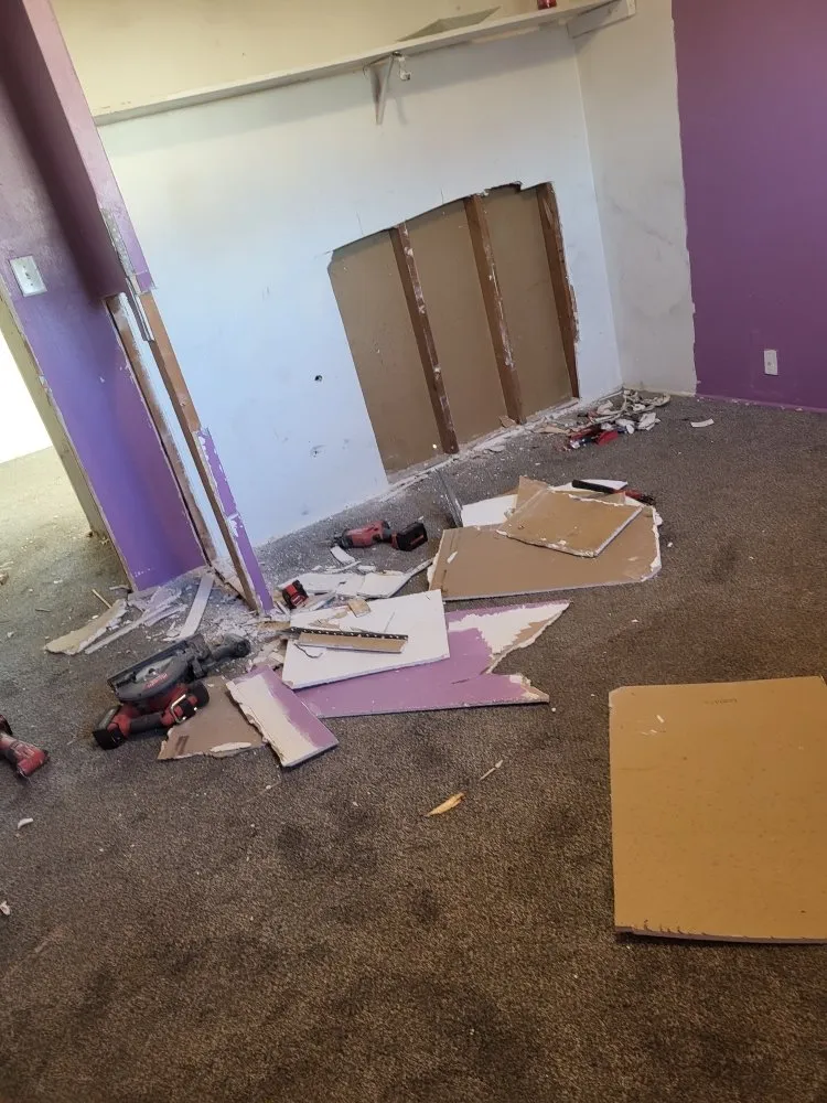 Emergency leak detection in Cuyahoga Falls, OH by Everyday Handyman