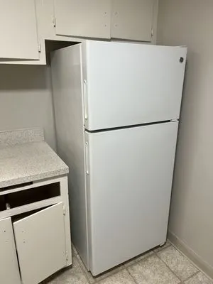 Eve’s Renovation Services Logo