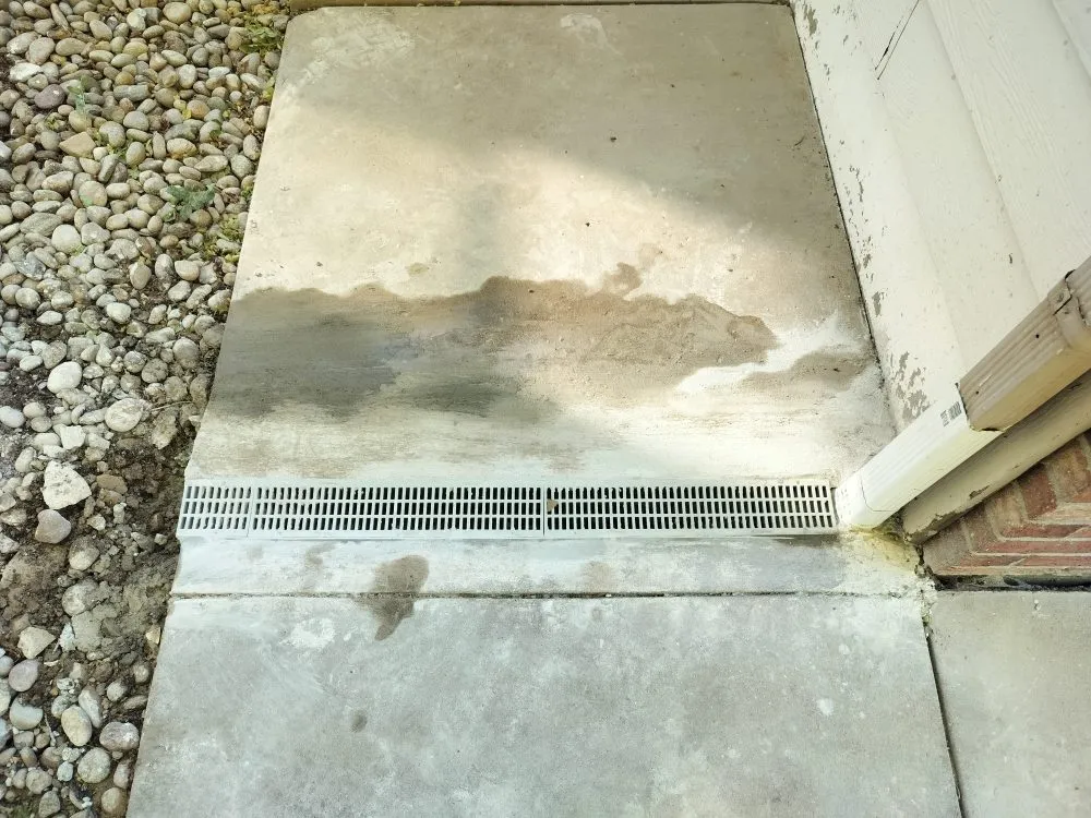 Slide of Expert Guys Construction