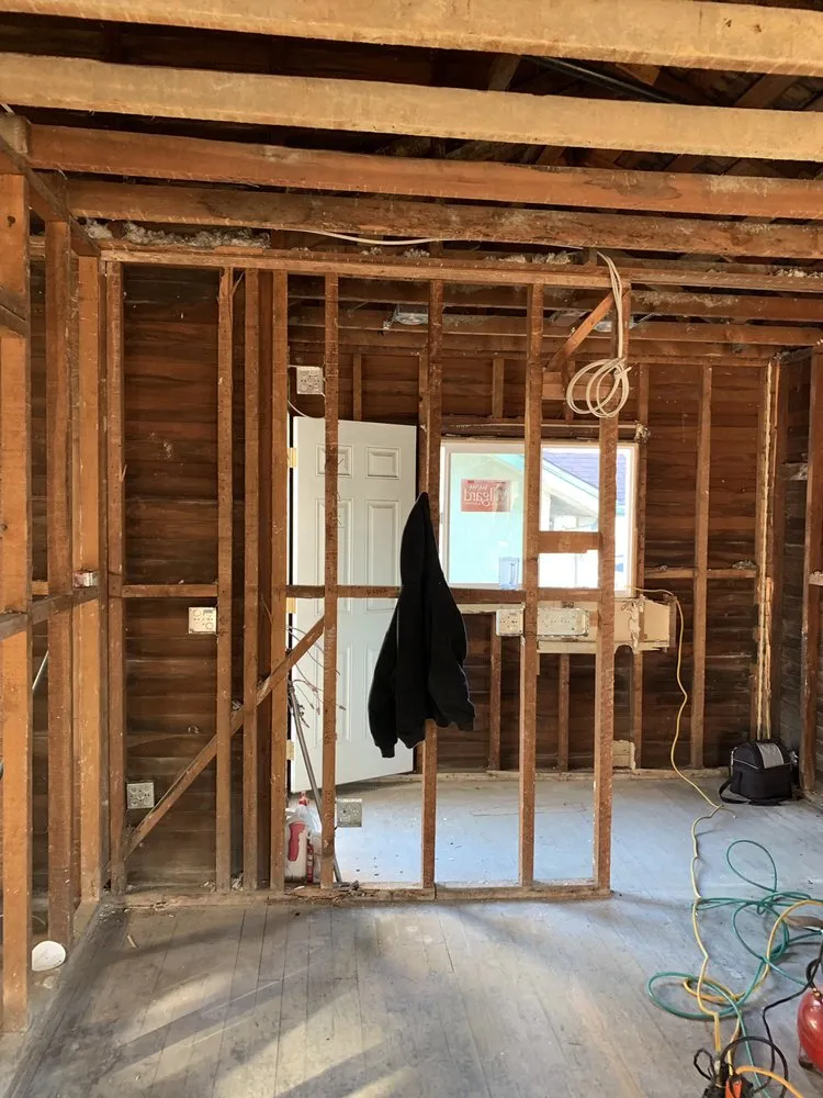 Slide of Express Bath and Kitchens