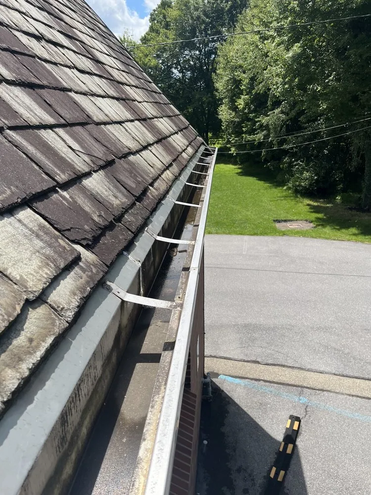 Slide of Extra Hands