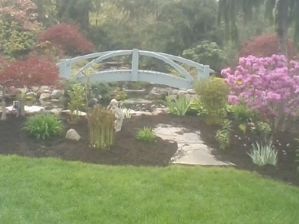 Slide of E/Z Landscaping and Contracting