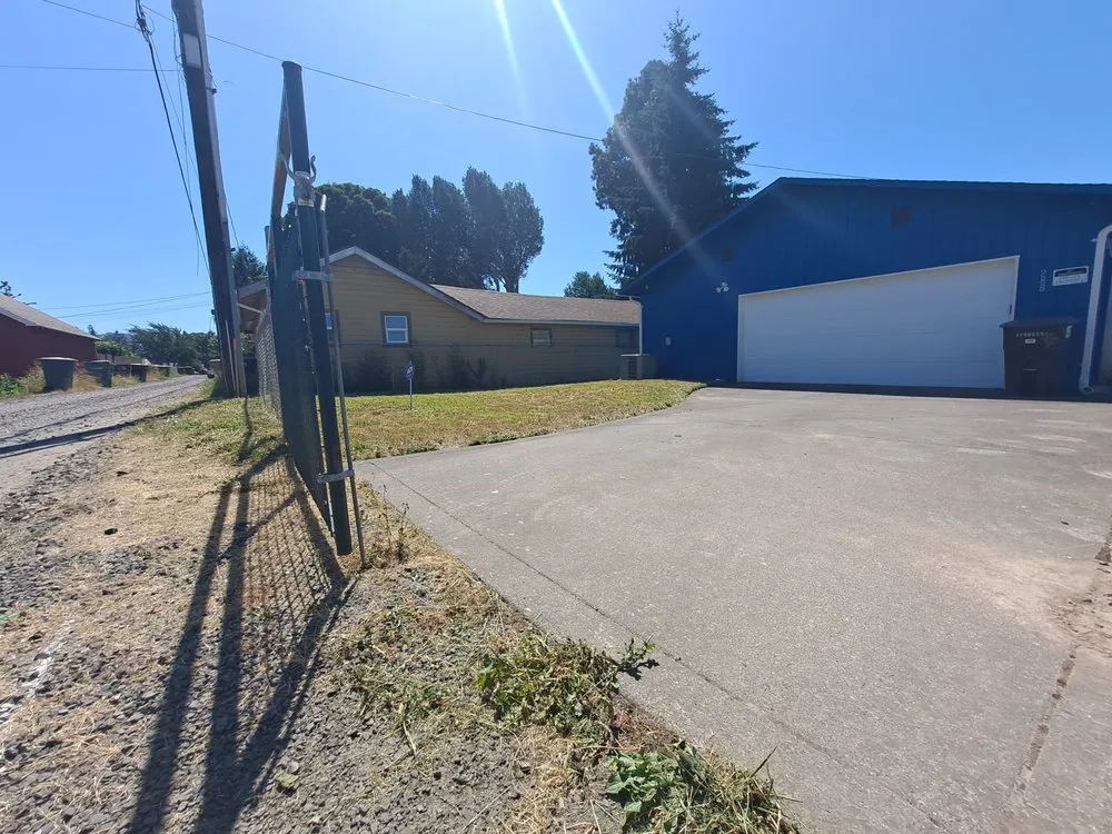 Slide of Ezra & drews services