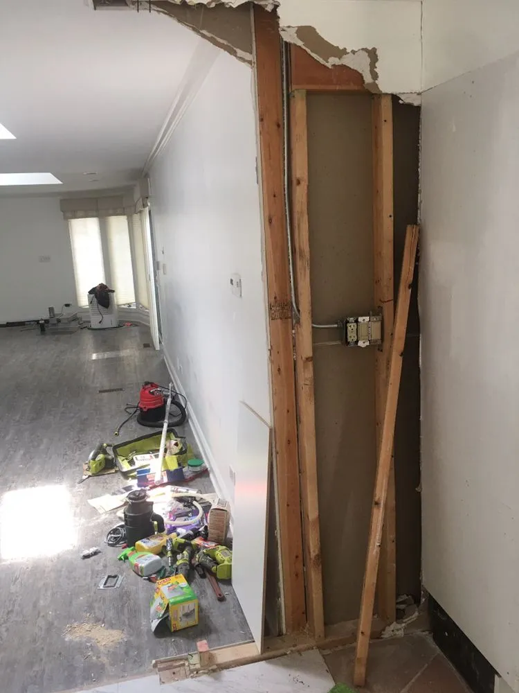 Emergency plumbing repair experts serving Chicago, IL - Fast Action Electrical & Construction Services