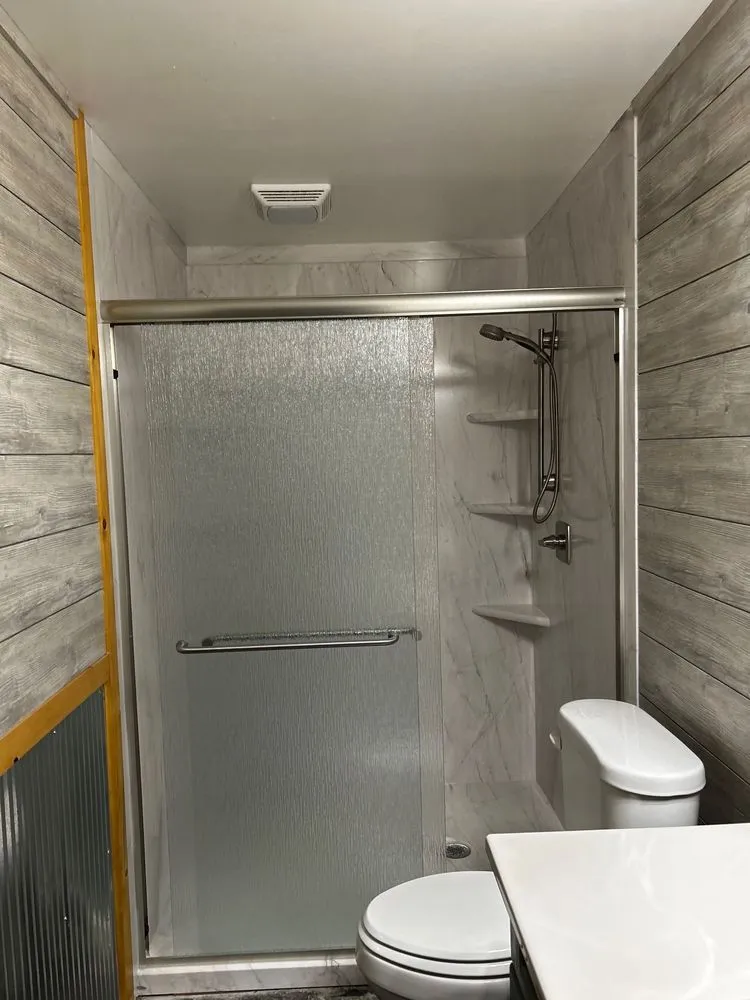 Slide of Five Star Bath Solutions of Bismarck