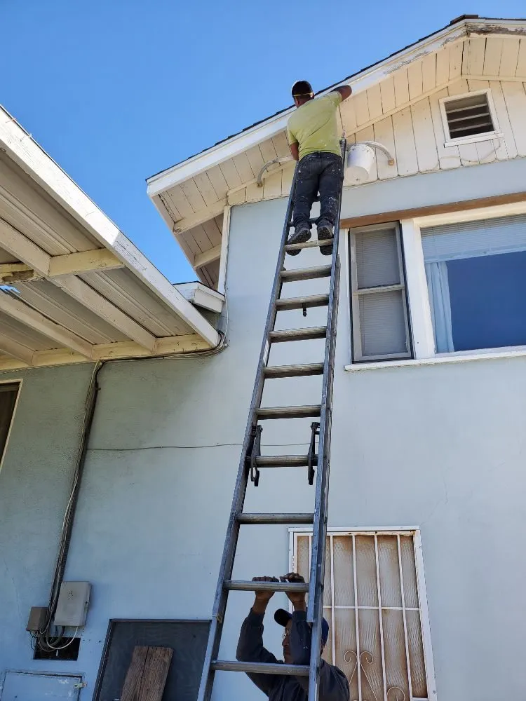 Affordable drain cleaning experts serving Reseda, CA - Fix It Handyman