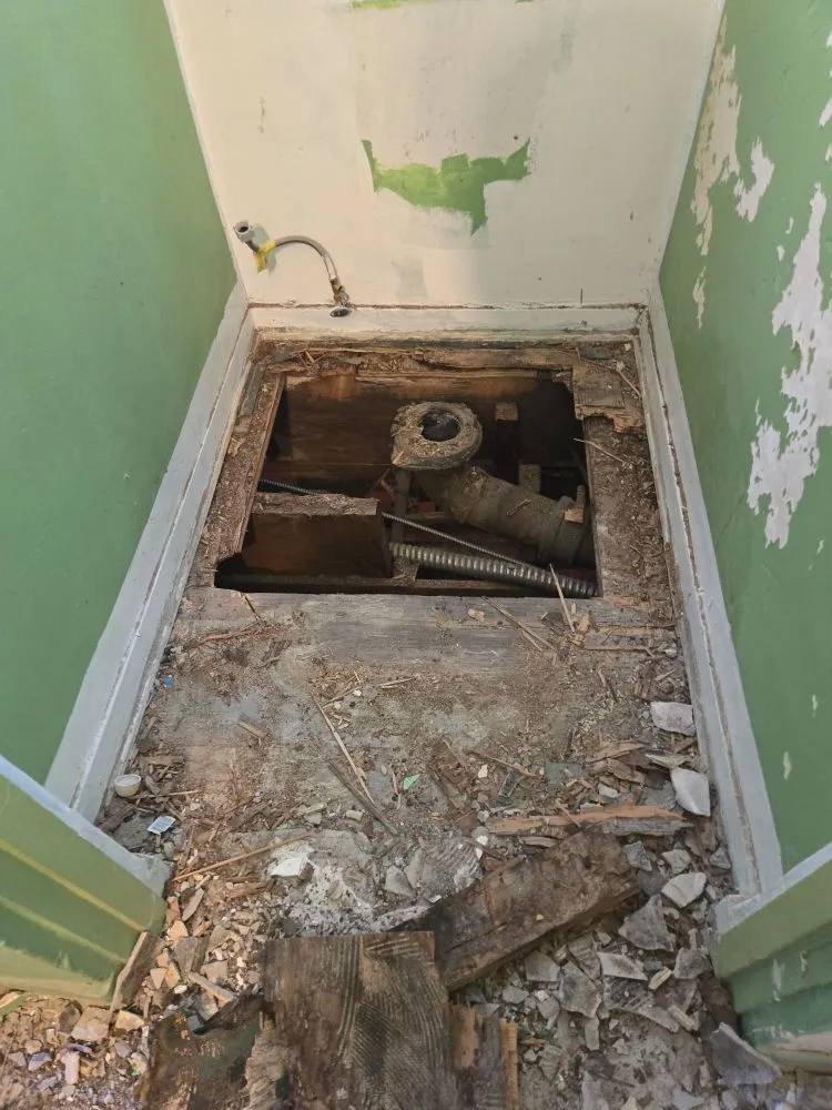 Expert pipe repair service in Reseda, CA - Fix It Handyman