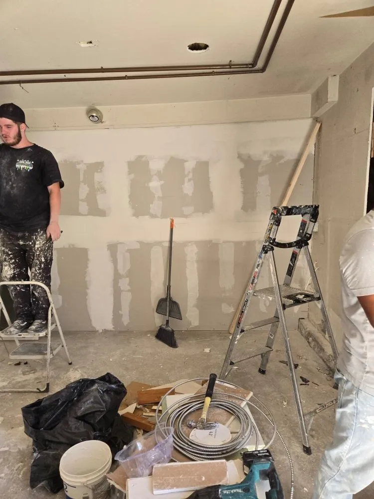 Top-rated leak detection in Reseda, CA by Fix It Handyman