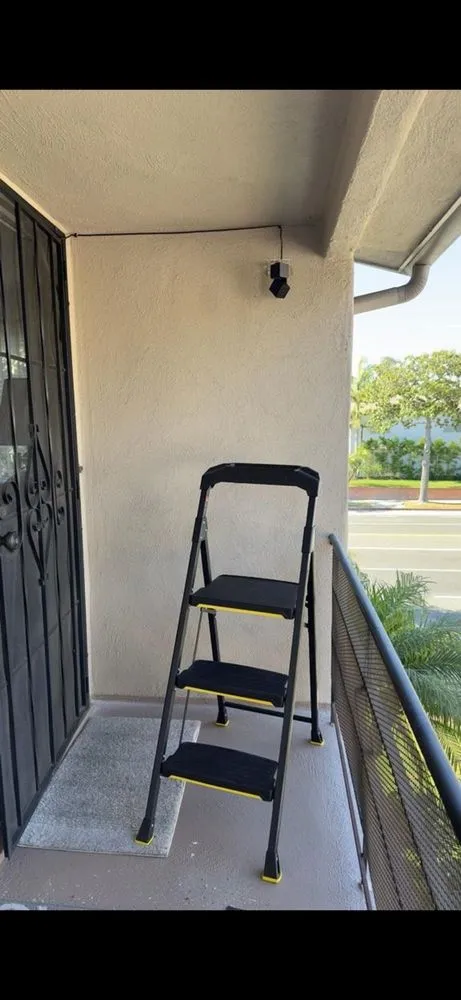 Slide of Fixi Handyman services