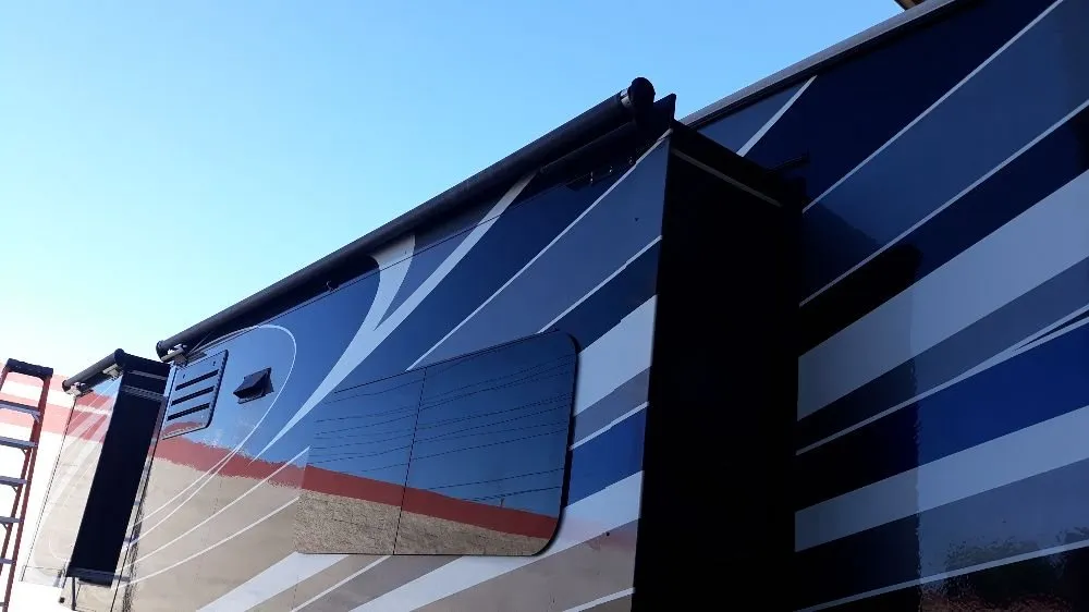 Slide of Fixin Dixon Mobile RV