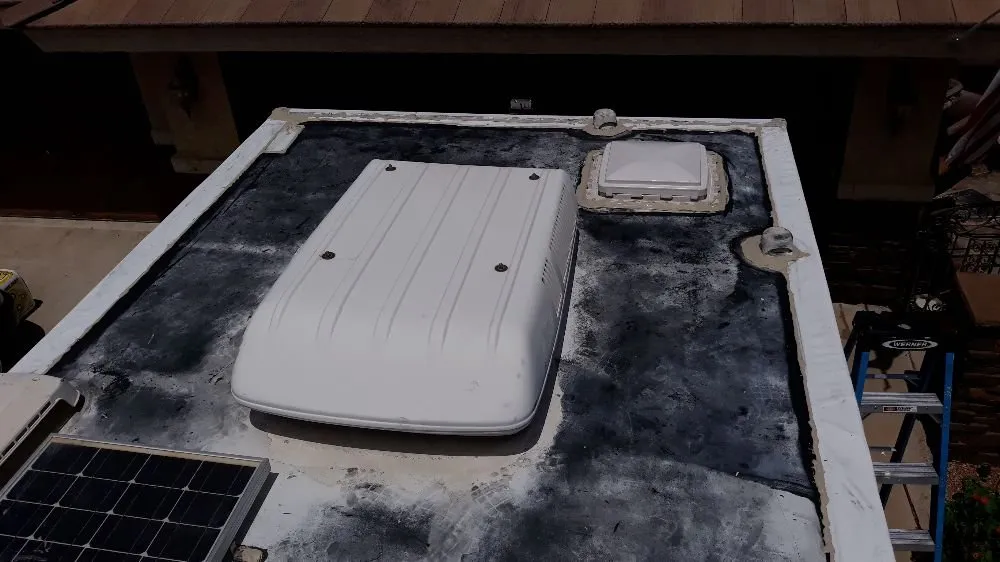 Slide of Fixin Dixon Mobile RV