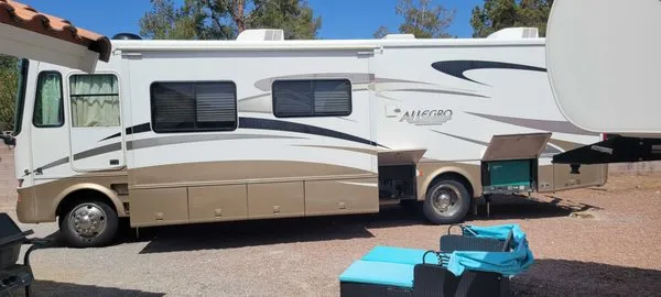 Fixin Dixon Mobile RV Logo