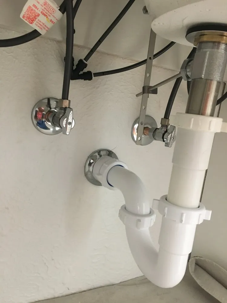 Emergency water heater service experts serving Grand Prairie, TX - Flat Rate Plumbing Co