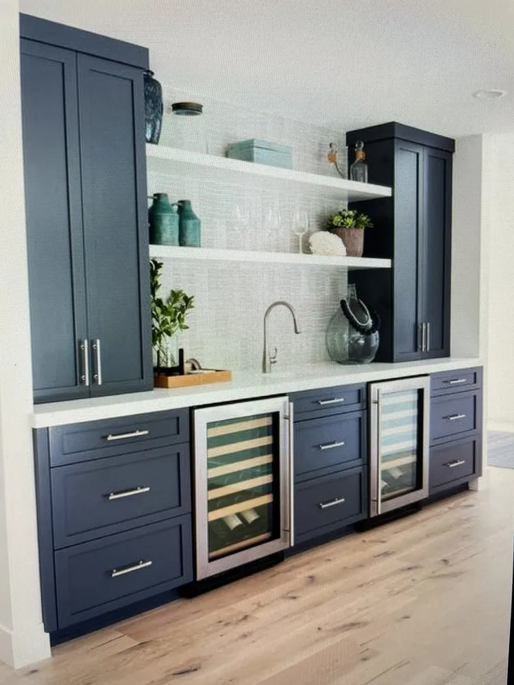 Slide of Floor to Ceiling Kitchen Design