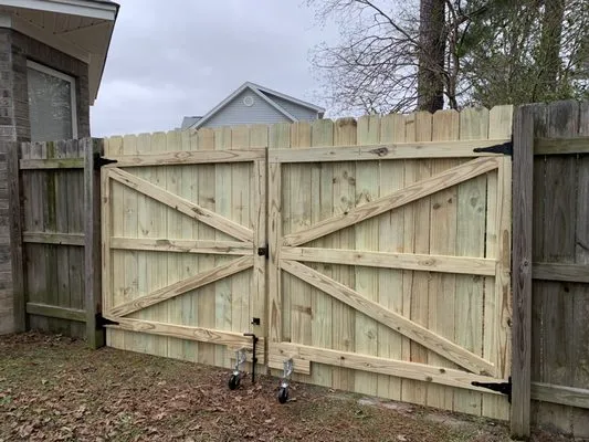 Florence Carpentry Logo