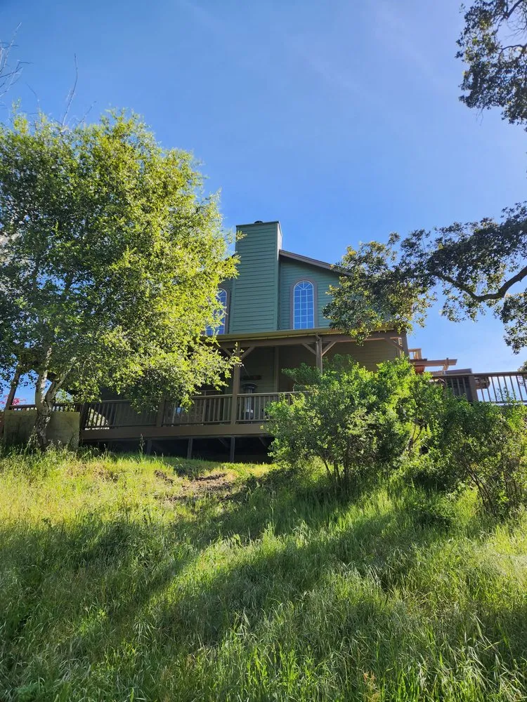 Slide of Flores Construction