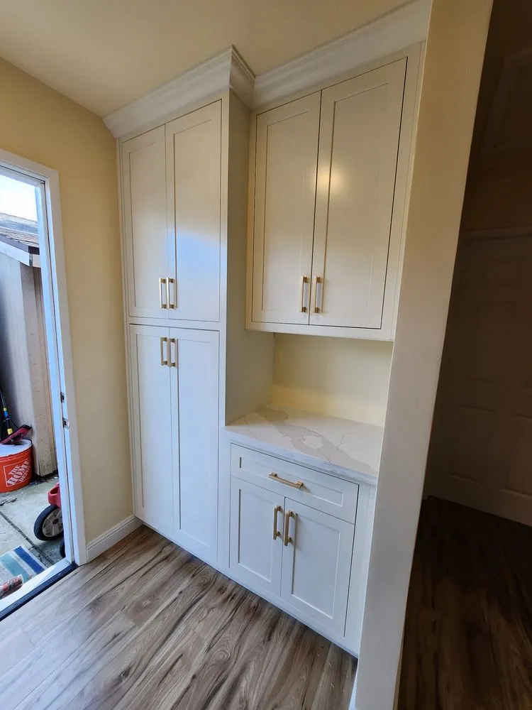 Slide of Flores Construction