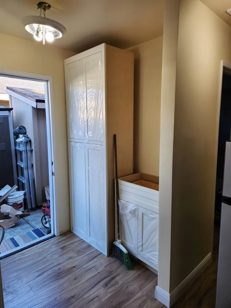 Slide of Flores Construction