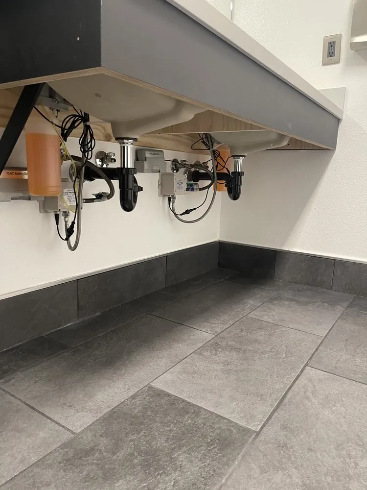 Slide of Flores Plumbing